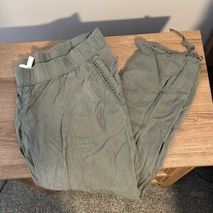 Jessica Simpson Olive Green Capris